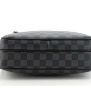 Louis Vuitton Damier Graphite Trocadero NM PM Bag – The Closet